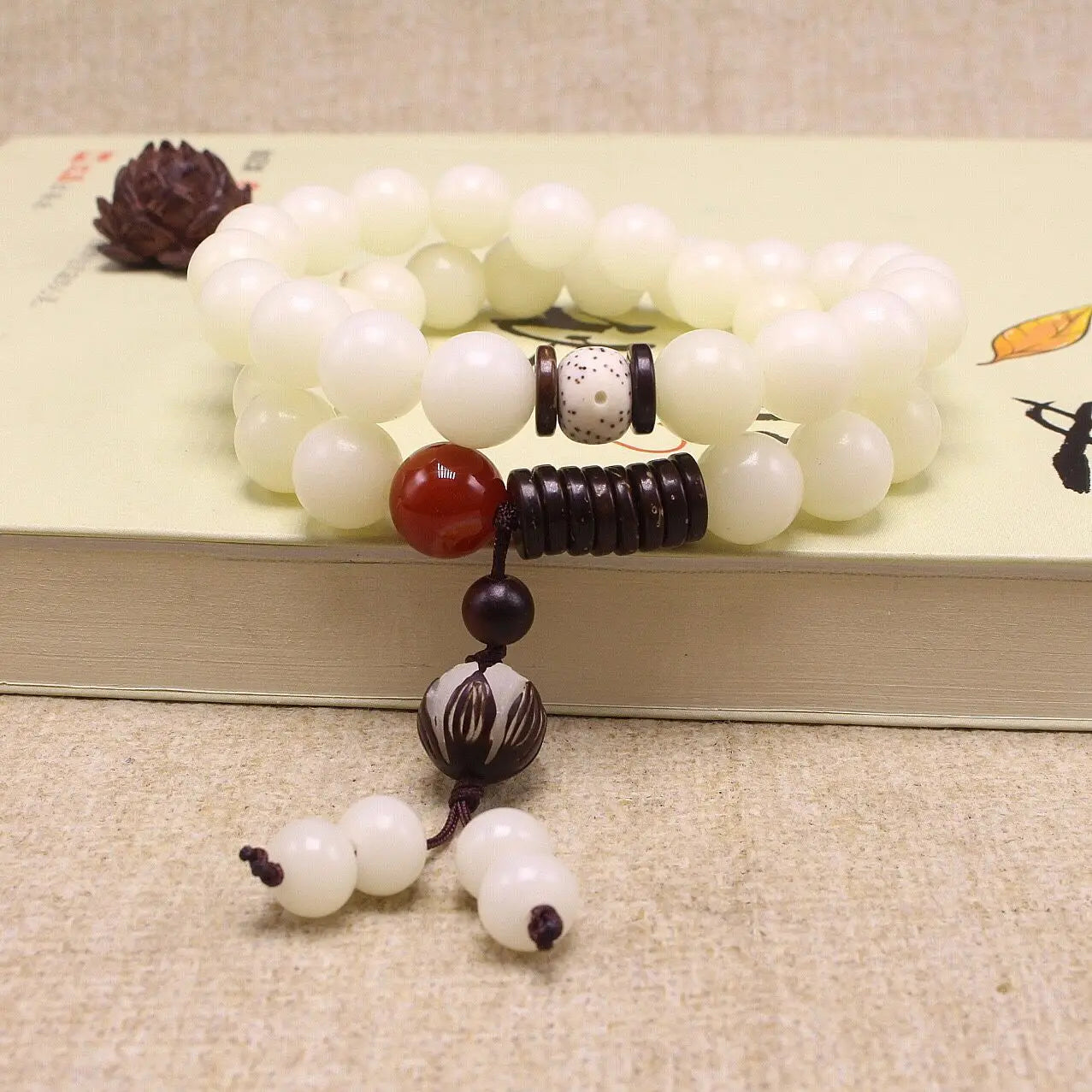 ボデの根の形をした白い天然真珠のブレスレット,蓮の花108,癒しの祈りのジュエリー,オリジナルデザイン,女性へのギフト