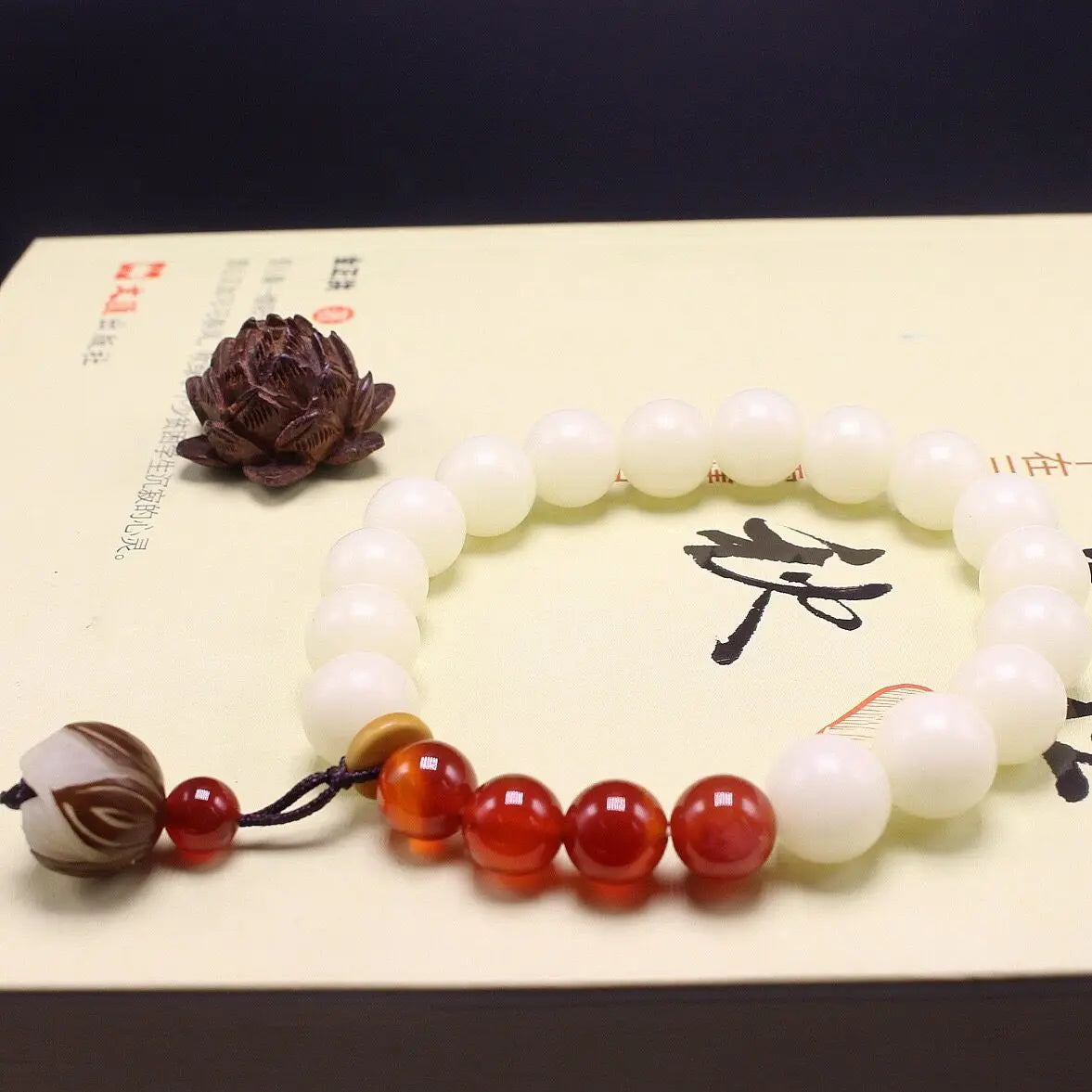 ボデの根の形をした白い天然真珠のブレスレット,蓮の花108,癒しの祈りのジュエリー,オリジナルデザイン,女性へのギフト